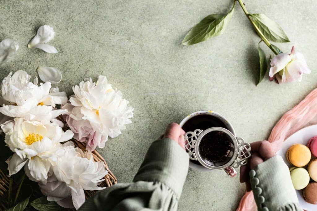 How to make tea teacup with strainer