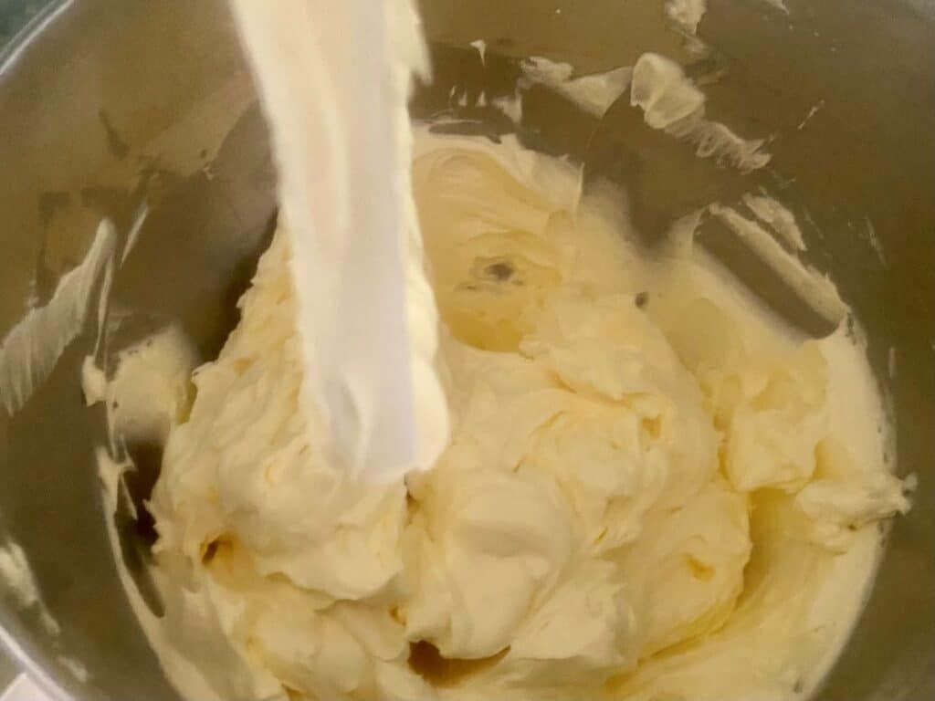 Swiss meringue buttercream final