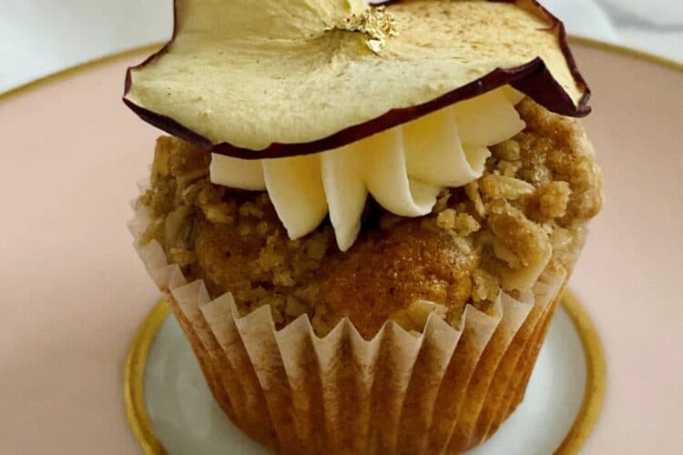 Apple crumble mini muffins