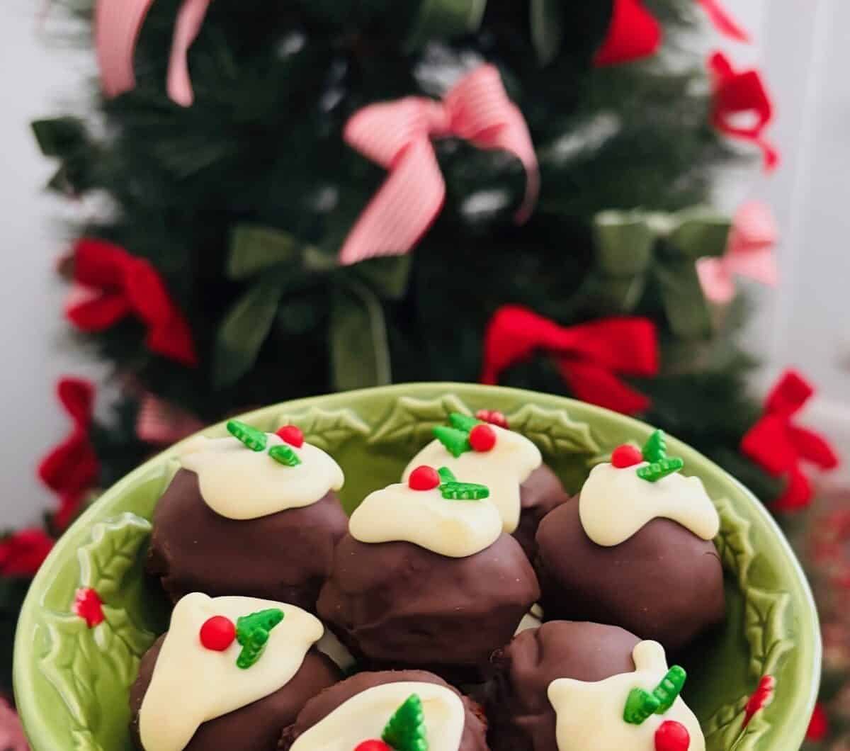 Little Christmas Pudding Truffles