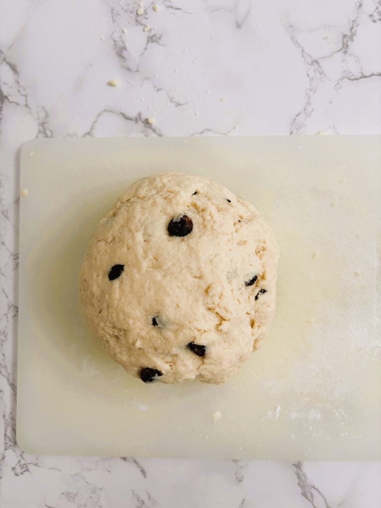 raisin scones with rum butter dough