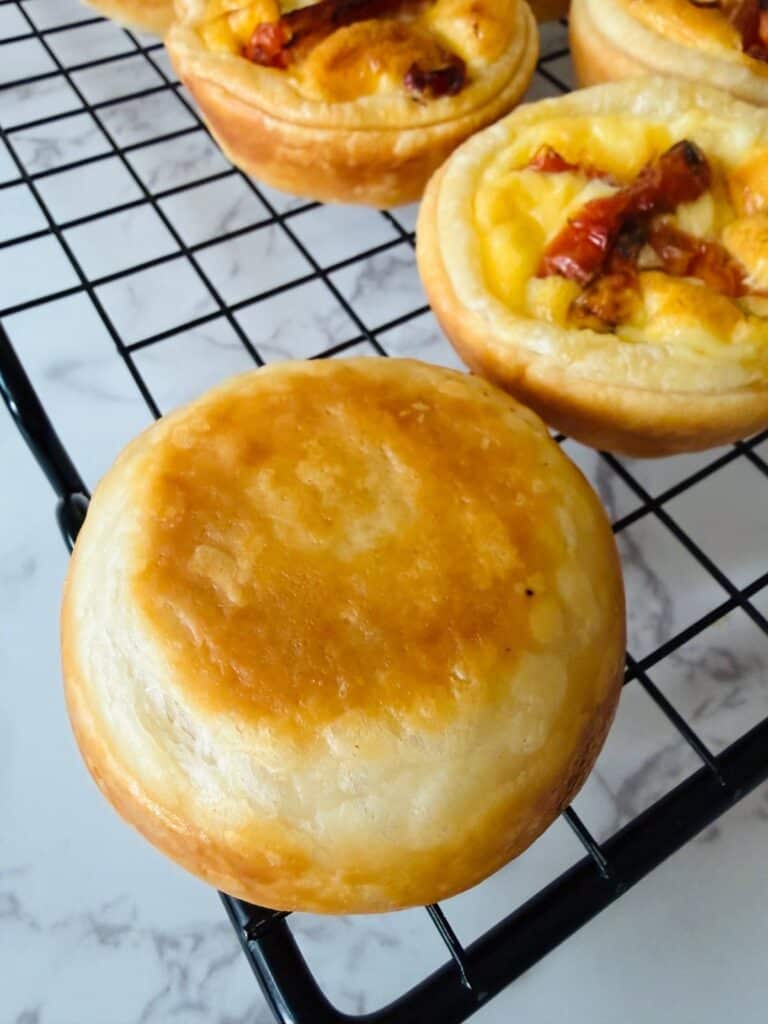 Chorizo & tomato mini quiche