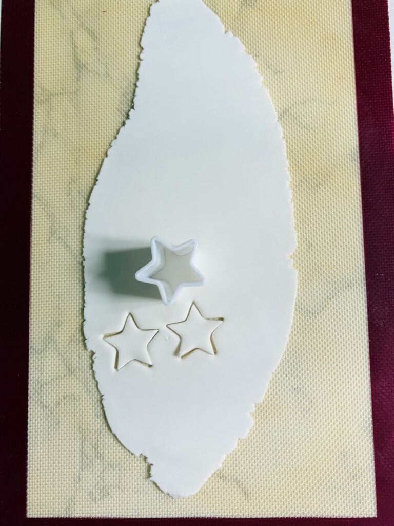 cut stars out of fondant