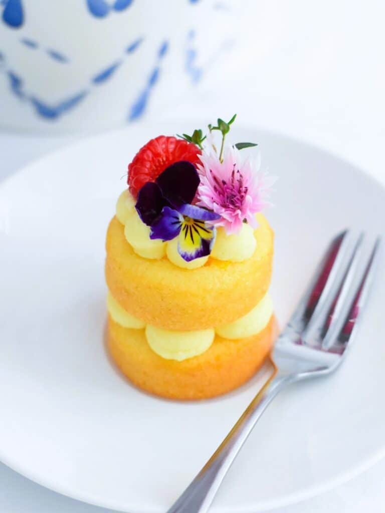 Little lemon layer cakes